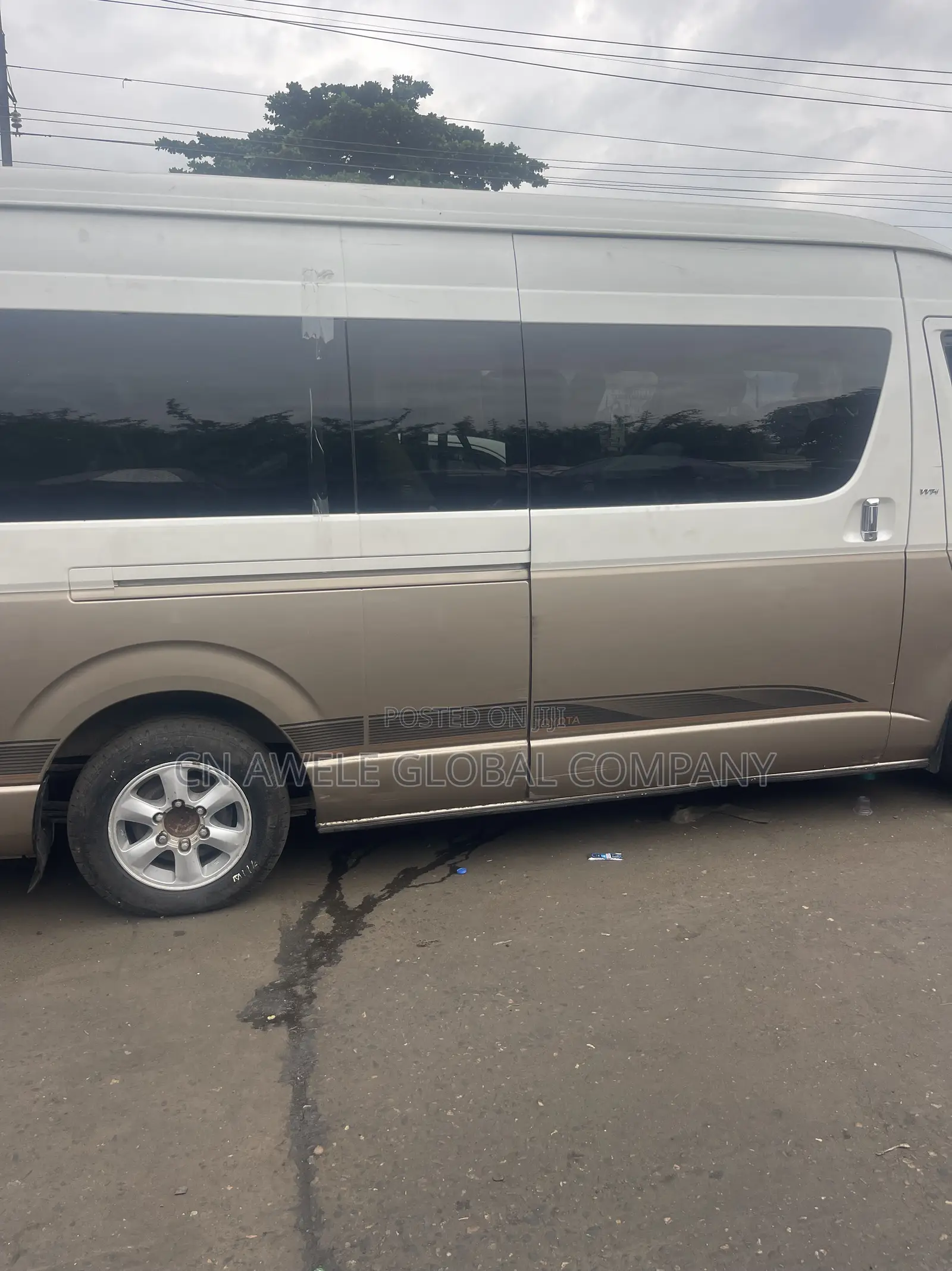 Toyota HiAce 2013 Brown