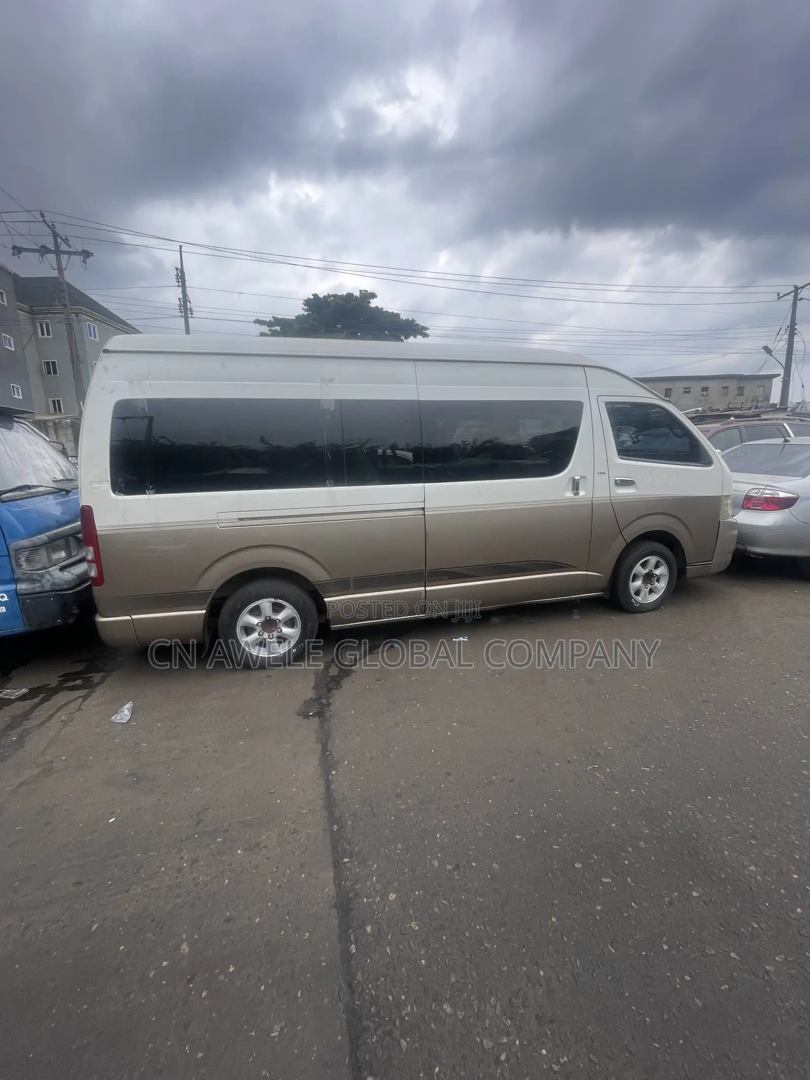 Toyota HiAce 2013 Brown