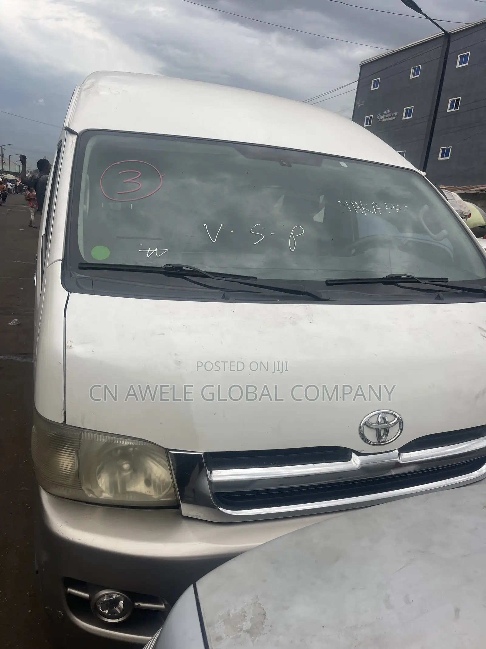 Toyota HiAce 2013 Brown