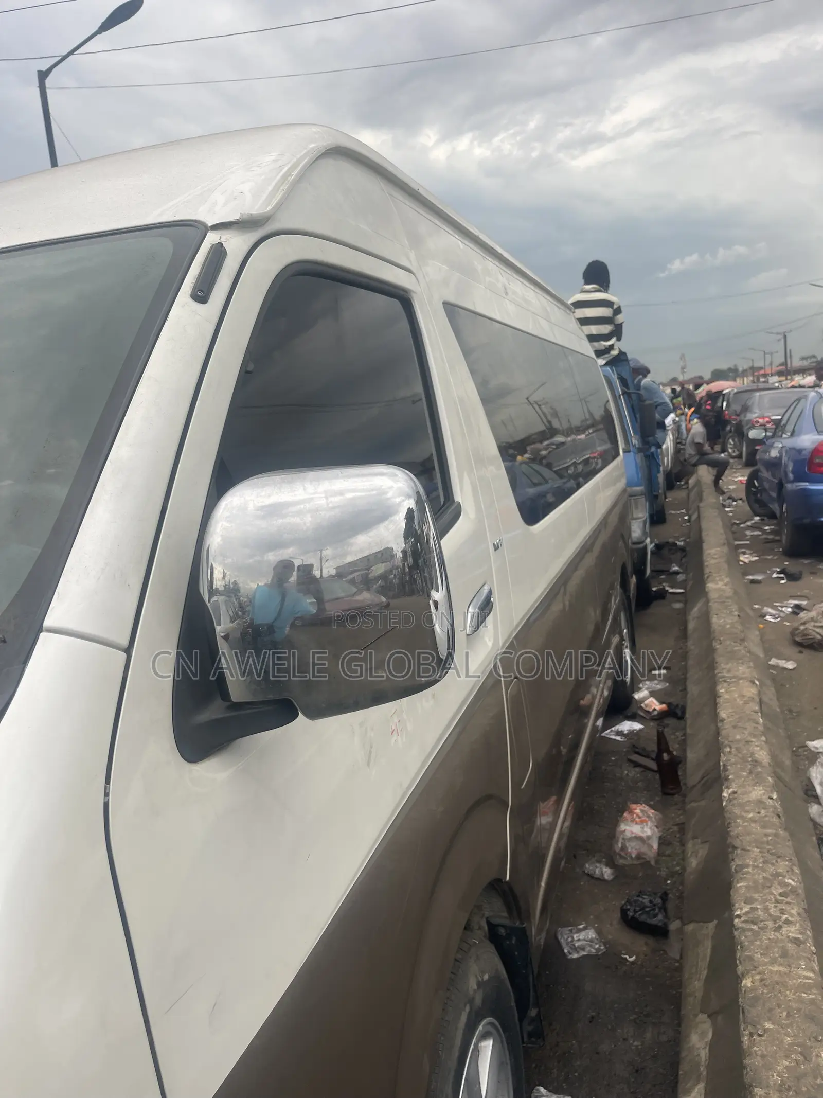 Toyota HiAce 2013 Brown