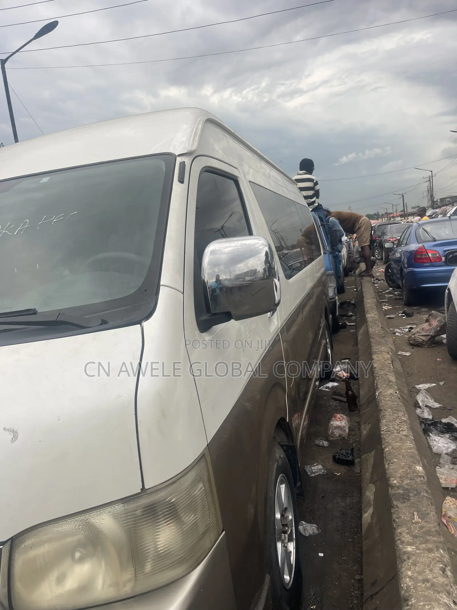 Toyota HiAce 2013 Brown