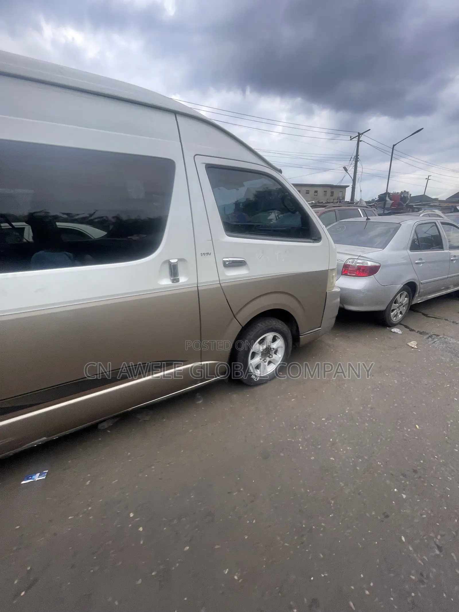 Toyota HiAce 2013 Brown