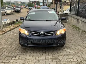 Toyota Corolla LE 4dr Sedan (1.8L 4cyl 4A) 2013 Blue