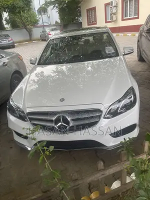 Mercedes-Benz E350 Base 4Matic Sedan AWD (3.5L 6cyl 7A) 2014 White
