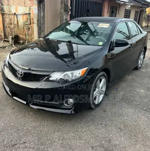 Toyota Camry SE 4dr Sedan (2.5L 4cyl 6A) 2013 Black