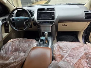 Toyota Land Cruiser 2018 Gray