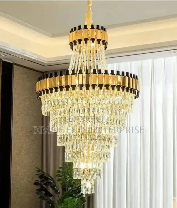 Luxurious Crystal Chandelier