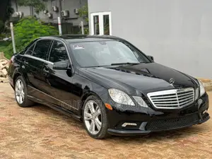 Mercedes-Benz E350 Base 4Matic Sedan AWD (3.5L 6cyl 7A) 2011 Black