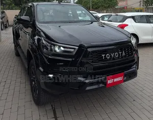 Toyota Hilux 2024 Black