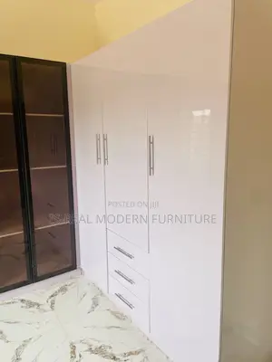 Inbuilt Wardrobe