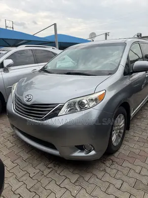 Toyota Sienna 2013 Gray