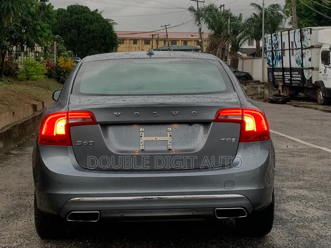 Volvo XC60 2016 Gray