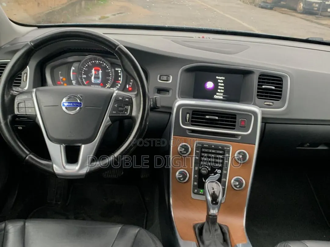 Volvo XC60 2016 Gray