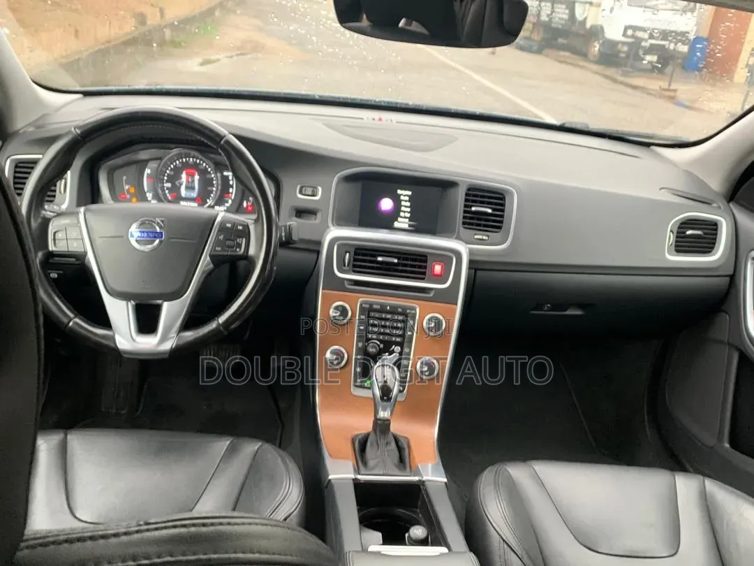 Volvo XC60 2016 Gray