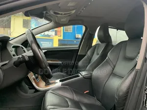 Volvo XC60 2016 Gray