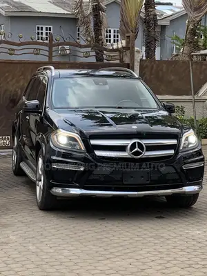 Mercedes-Benz GL-Class GL550 4MATIC 4dr SUV AWD (4.7L 8cyl Turbo 7A)