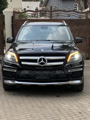 Mercedes-Benz GL-Class GL550 4MATIC 4dr SUV AWD (4.7L 8cyl Turbo 7A)