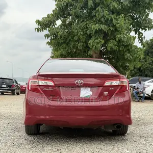 Toyota Camry SE 4dr Sedan (2.5L 4cyl 6A) 2014 Red
