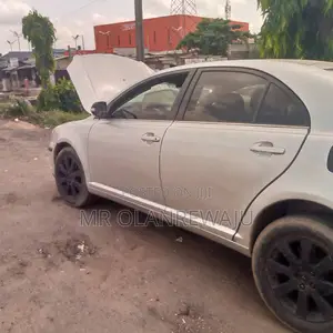 Toyota Avensis 2005 Silver