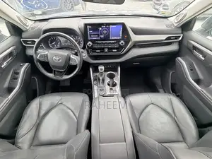 Toyota Highlander Limited AWD 2020 Silver