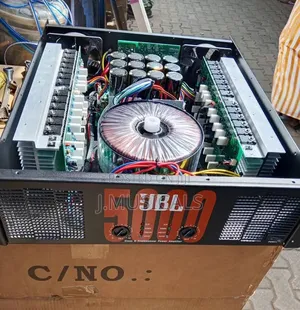 JBL Professional Power Amplifier (52 Transistors, Copper Transformer)