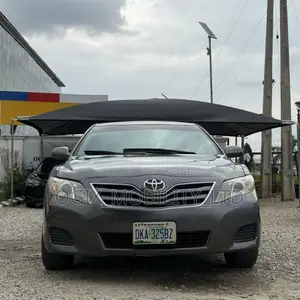 Toyota Camry 2011 Gray
