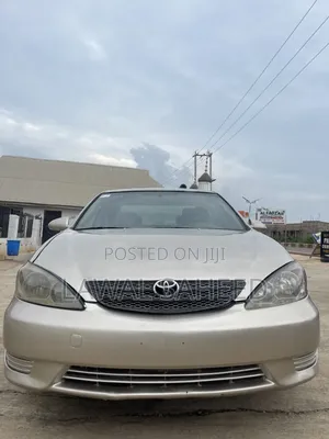 Toyota Camry LE 4dr Sedan (2.4L 4cyl 4A) 2004 Gold