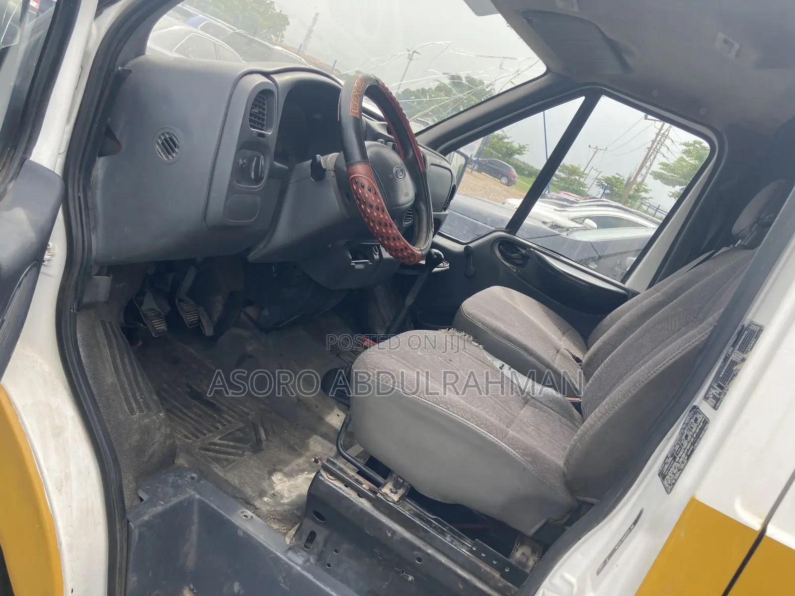Ford Transit 2004 Yellow