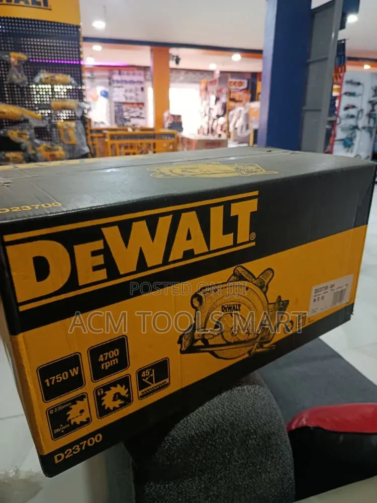 Dewalt D23700 9" Circular Saw 1750w