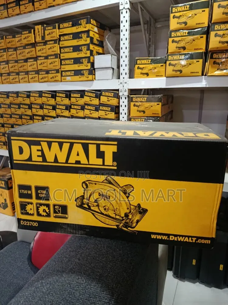 Dewalt D23700 9" Circular Saw 1750w