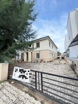 4bdrm Duplex in Ikota for sale