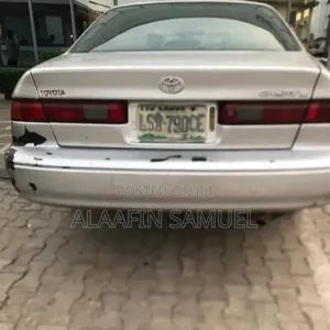 Toyota Camry Automatic 1999 Silver
