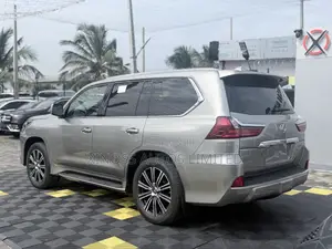 Lexus LX 570 AWD 2018 Gold