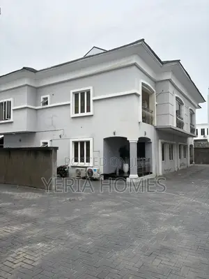 3bdrm Apartment in L, Lekki Phase 1 for rent