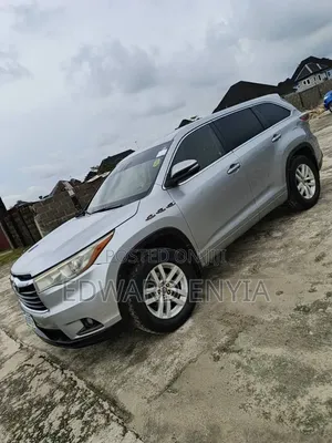Toyota Highlander LE V6 4x4 (3.5L 6cyl 6A) 2016 Silver