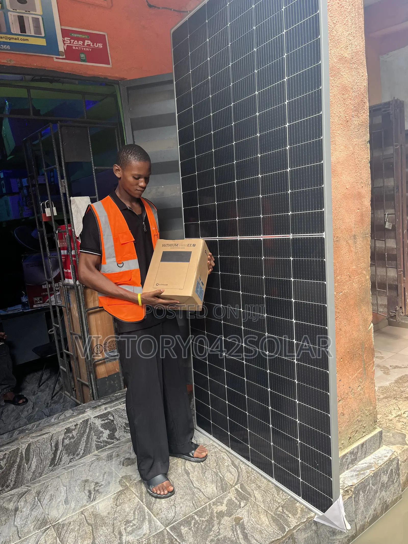 Hithium 1kwh Solar Generator and 680w Panel Available