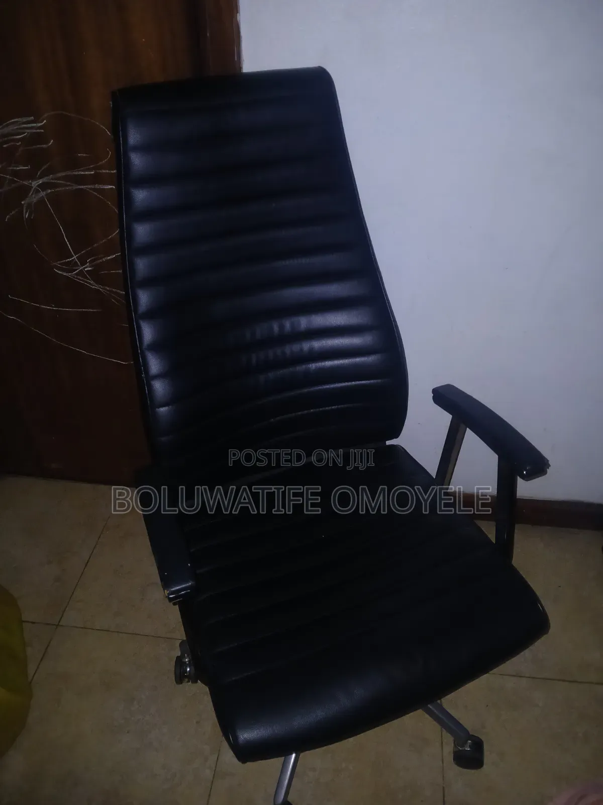 Executive Swivel Office Chair