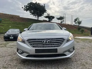 Hyundai Sonata Sport 2.0T Sedan FWD (2.0L 4cyl 6A) 2017 Silver