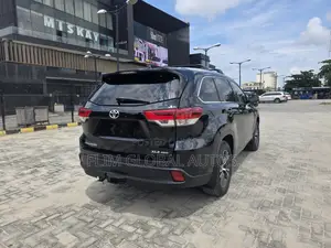 Toyota Highlander XLE V6 4x4 (3.5L 6cyl 6A) 2016 Black