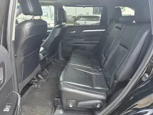 Toyota Highlander XLE V6 4x4 (3.5L 6cyl 6A) 2016 Black