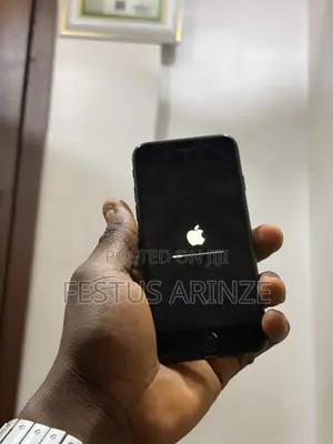 Apple iPhone 7 32 GB Black