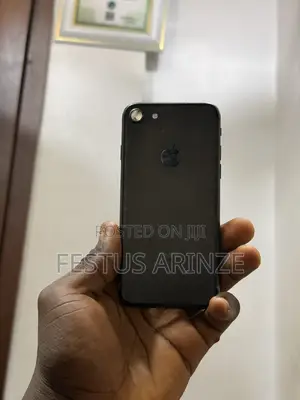 Apple iPhone 7 32 GB Black