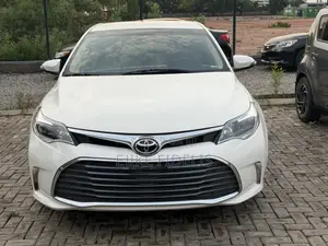 Toyota Avalon XLE Premium Sedan FWD (3.5L 6cyl 6A) 2017 Off white