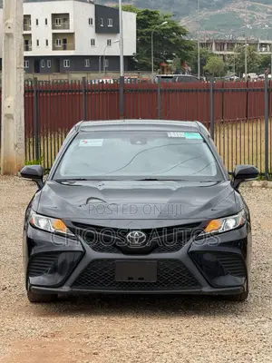 Toyota Camry SE FWD (2.5L 4cyl 8AM) 2018 Black