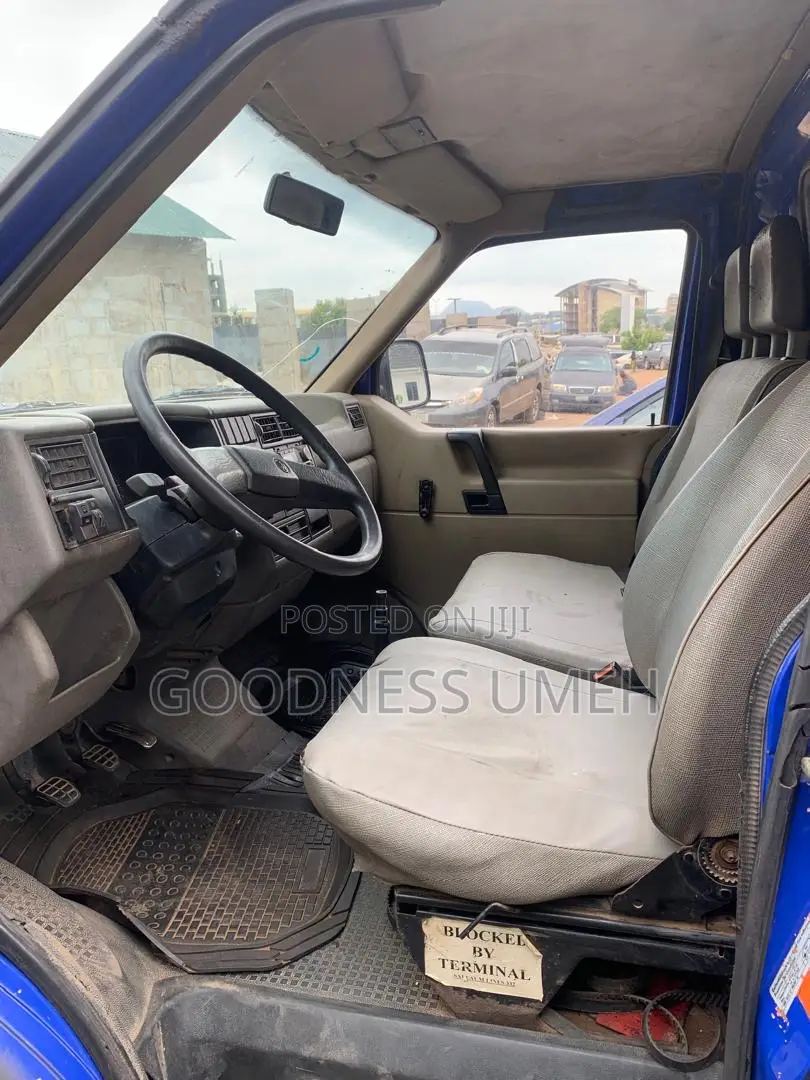 Volkswagen Transporter 2004 Blue