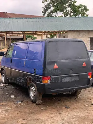 Volkswagen Transporter 2004 Blue