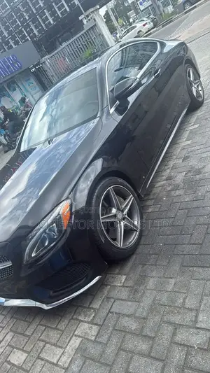Mercedes-Benz C300 2017 Black