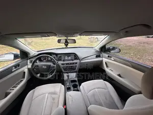 Hyundai Sonata Base Sedan FWD (2.4L 4cyl 6A) 2016 Silver
