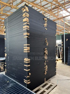 720watts Jinko Solar Panel Black Frame