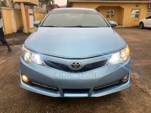 Toyota Camry SE 4dr Sedan (2.5L 4cyl 6A) 2013 Blue